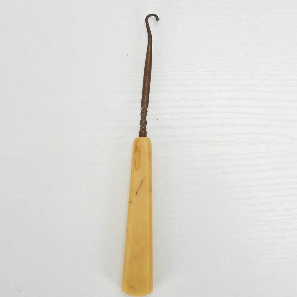 Ivaleur Antique Button Hook Shoe Tool Cream Celluloid Handle Steel Victorian